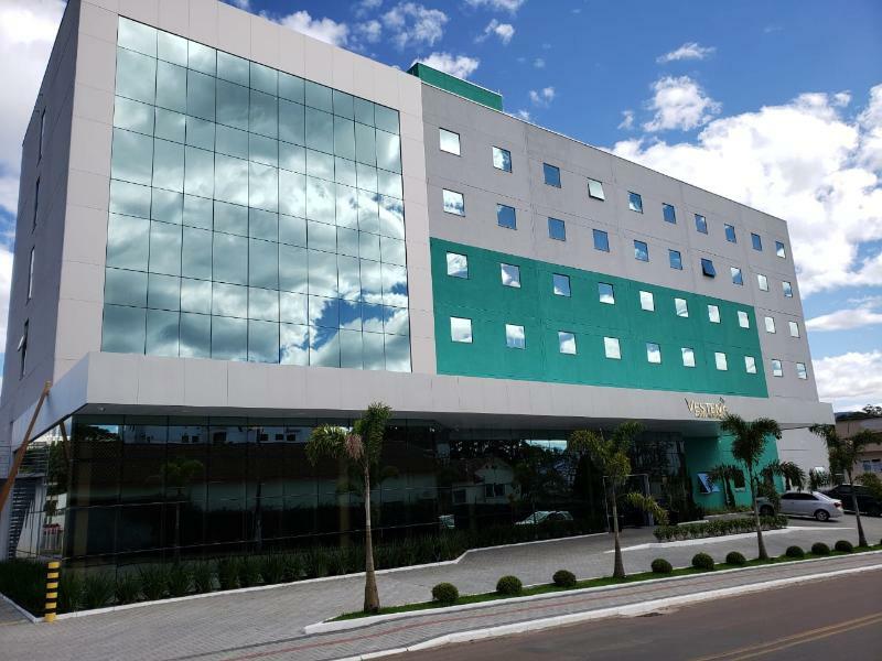 Tri Executive 4*